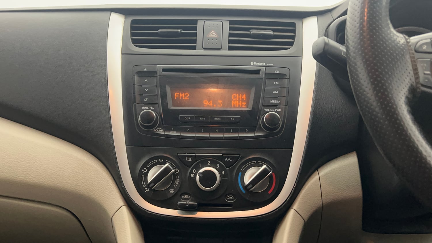 Used 2019 Maruti Suzuki Celerio ZXi Petrol Manual top_features Integrated (in-dash) music system