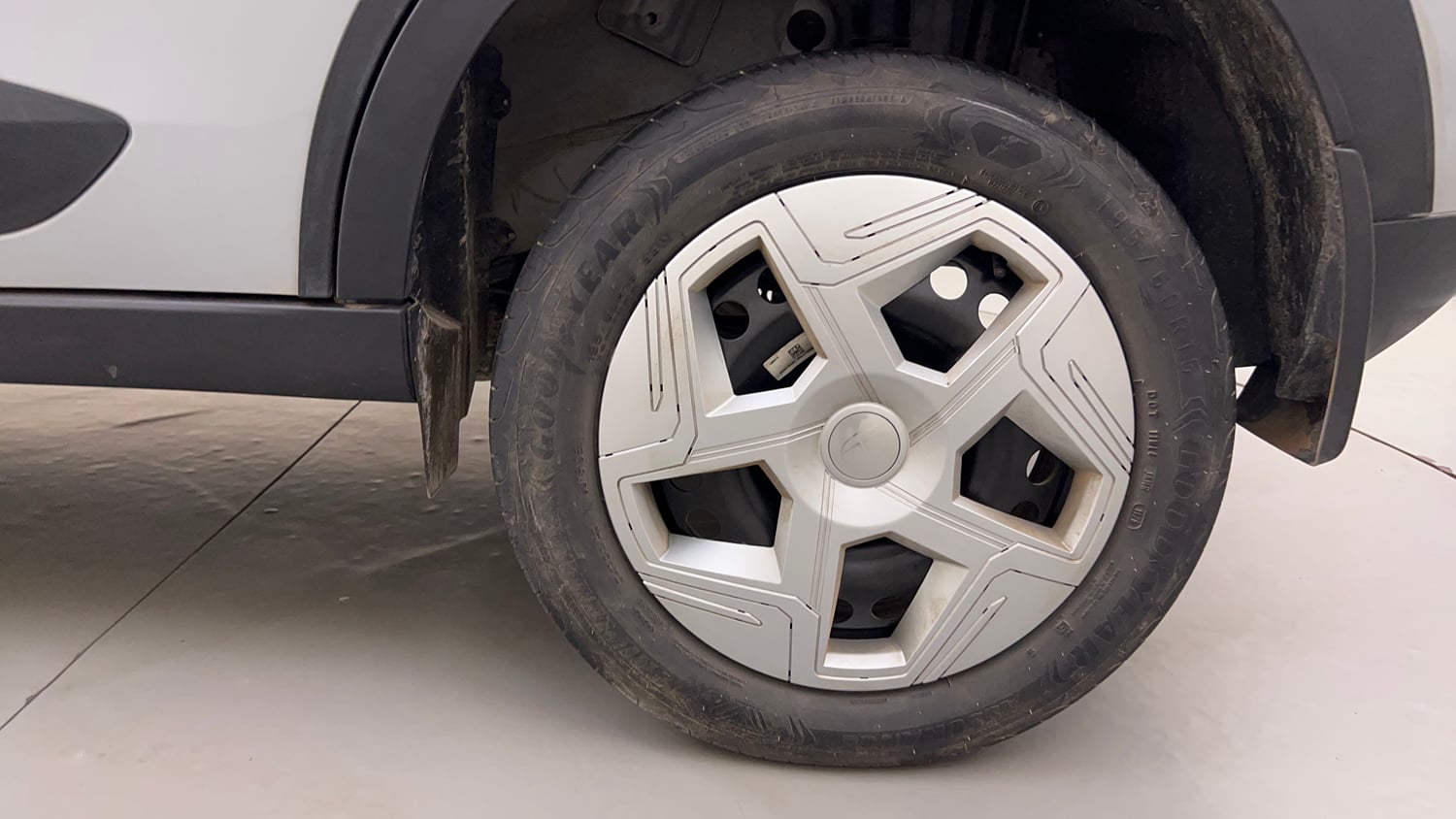 Used 2026 Tata Nexon Pure Plus 1.2 Petrol 6AMT Petrol Automatic tyres LEFT REAR TYRE RIM VIEW