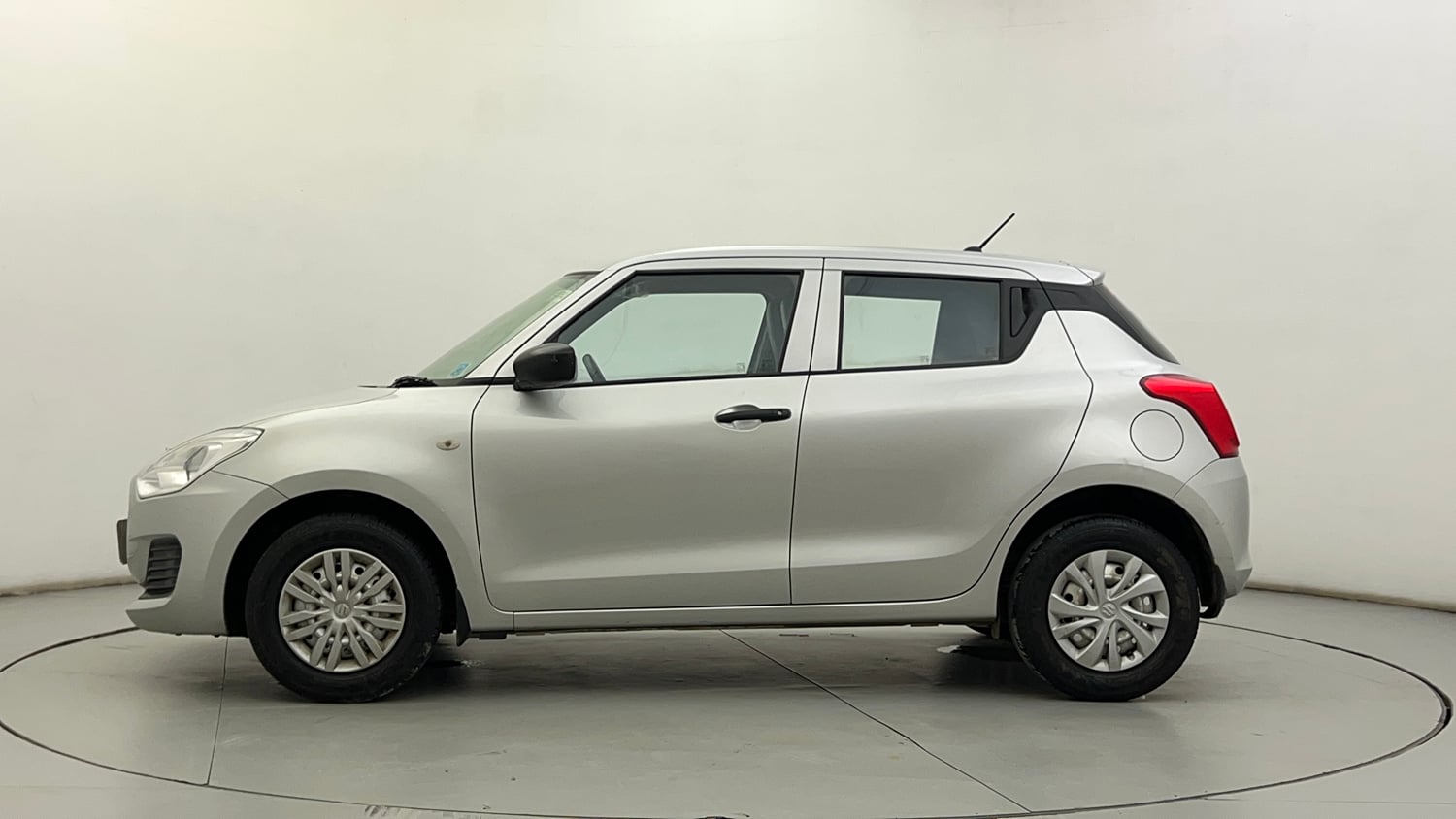 Used 2018 Maruti Suzuki Swift LXi Petrol Manual exterior LEFT SIDE VIEW