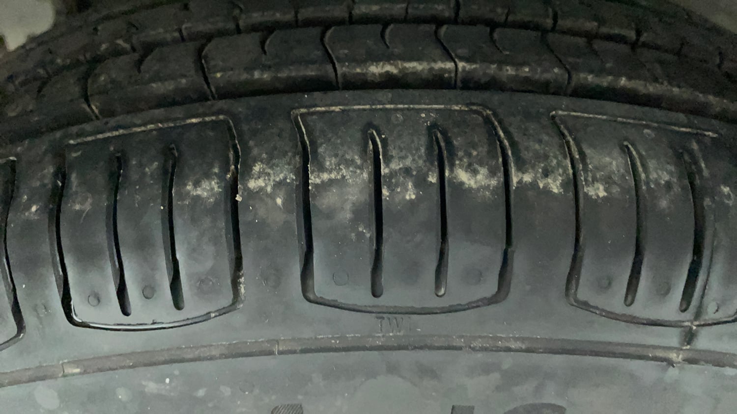 Used 2017 Hyundai Grand i10 Magna 1.2 Kappa VTVT Petrol Manual tyres RIGHT REAR TYRE TREAD VIEW