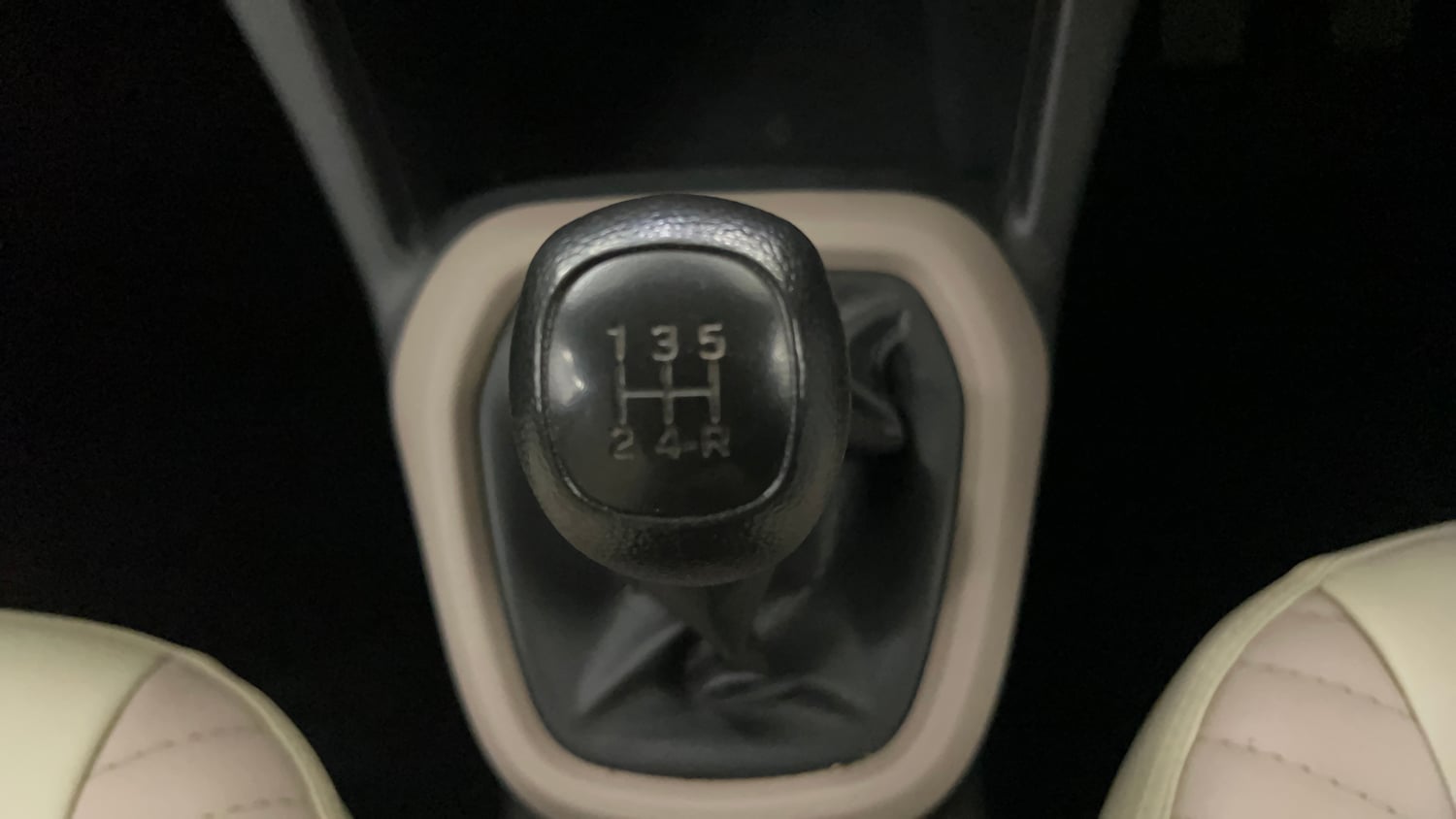 Used 2019 Hyundai Grand i10 Magna 1.2 Kappa VTVT CNG Cng Manual interior GEAR  KNOB VIEW