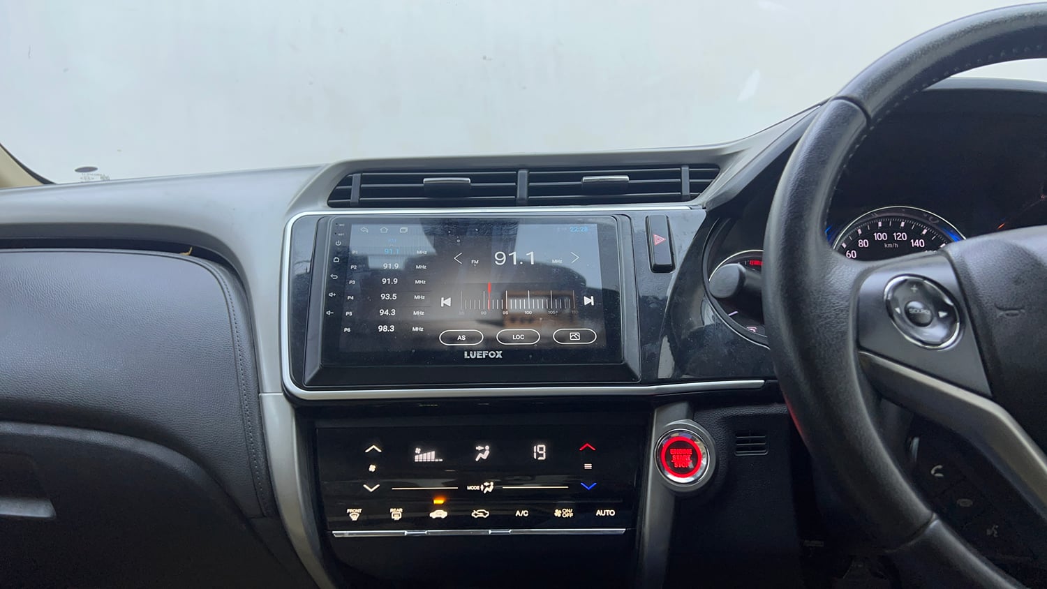 Used 2017 Honda City ZX CVT Petrol Petrol Automatic interior MUSIC SYSTEM & AC CONTROL VIEW