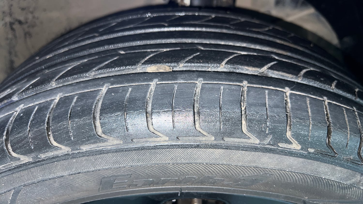 Used 2017 Maruti Suzuki Baleno Alpha 1.2 Petrol Manual tyres RIGHT FRONT TYRE TREAD VIEW