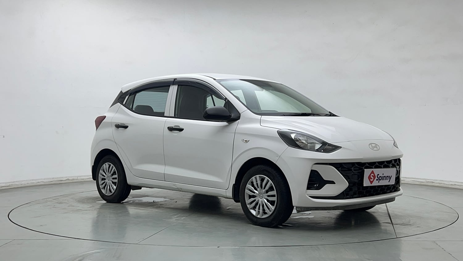 Used 2026 Hyundai Grand i10 Nios Sportz 1.2 Hy-CNG Duo Cng Manual exterior RIGHT FRONT CORNER VIEW