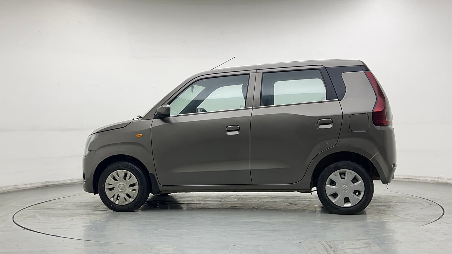 Used 2024 Maruti Suzuki Wagon R VXI 1.0 Petrol Manual exterior LEFT SIDE VIEW