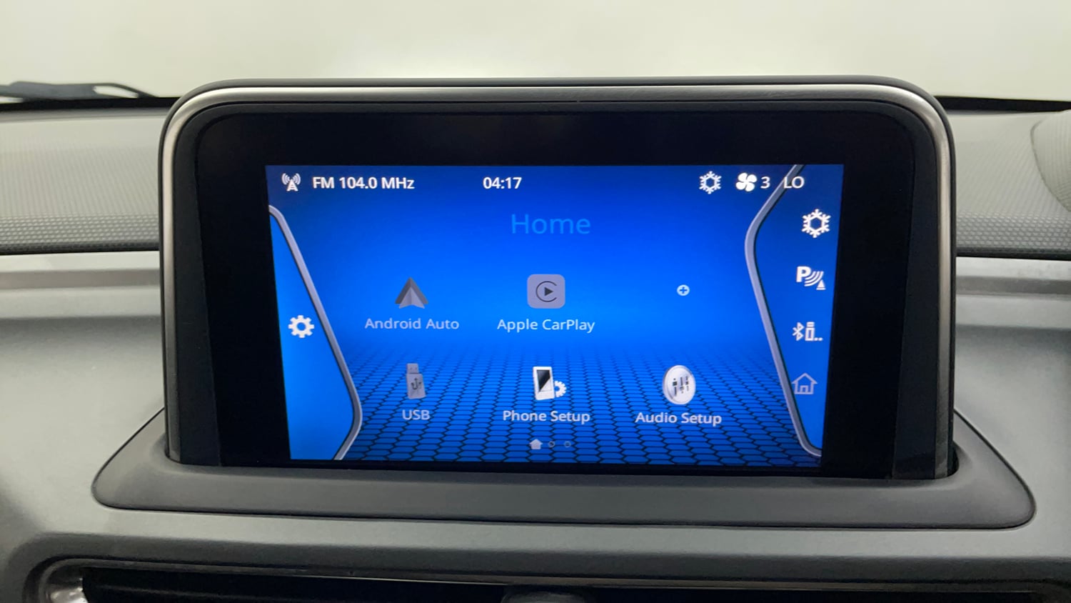 Used 2020 Tata Altroz XT Petrol Petrol Manual top_features Integrated (in-dash) music system