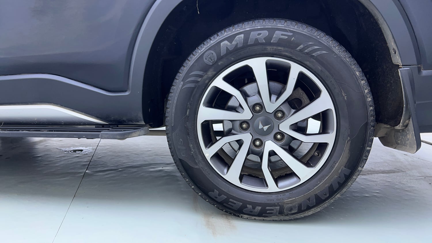 Used 2024 Mahindra Scorpio N Z8 L Diesel AT 4WD 7 STR Diesel Automatic tyres LEFT REAR TYRE RIM VIEW