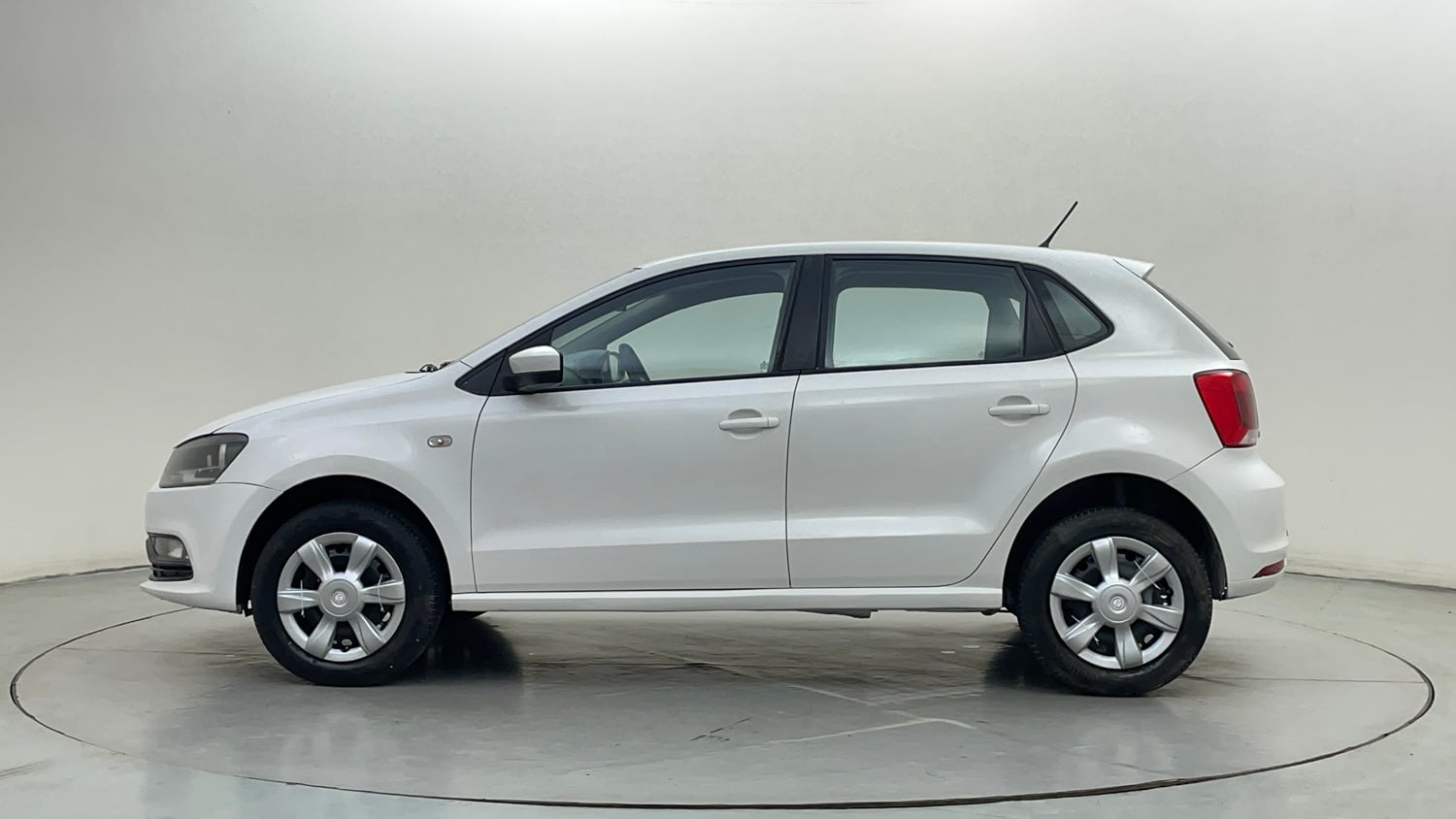 Used 2014 Volkswagen Polo Comfortline 1.2L (P) Petrol Manual exterior LEFT SIDE VIEW