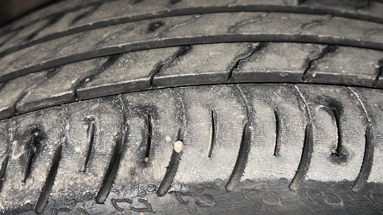 Used 2024 Honda Elevate ZX CVT Petrol Automatic tyres RIGHT FRONT TYRE TREAD VIEW