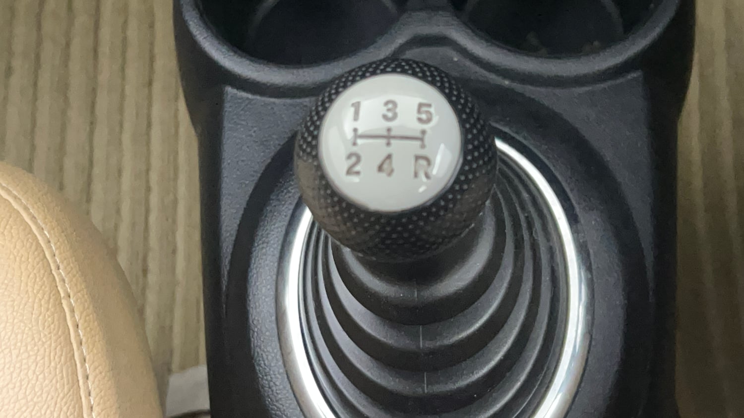 Used 2016 Honda Brio S MT Petrol Manual interior GEAR  KNOB VIEW