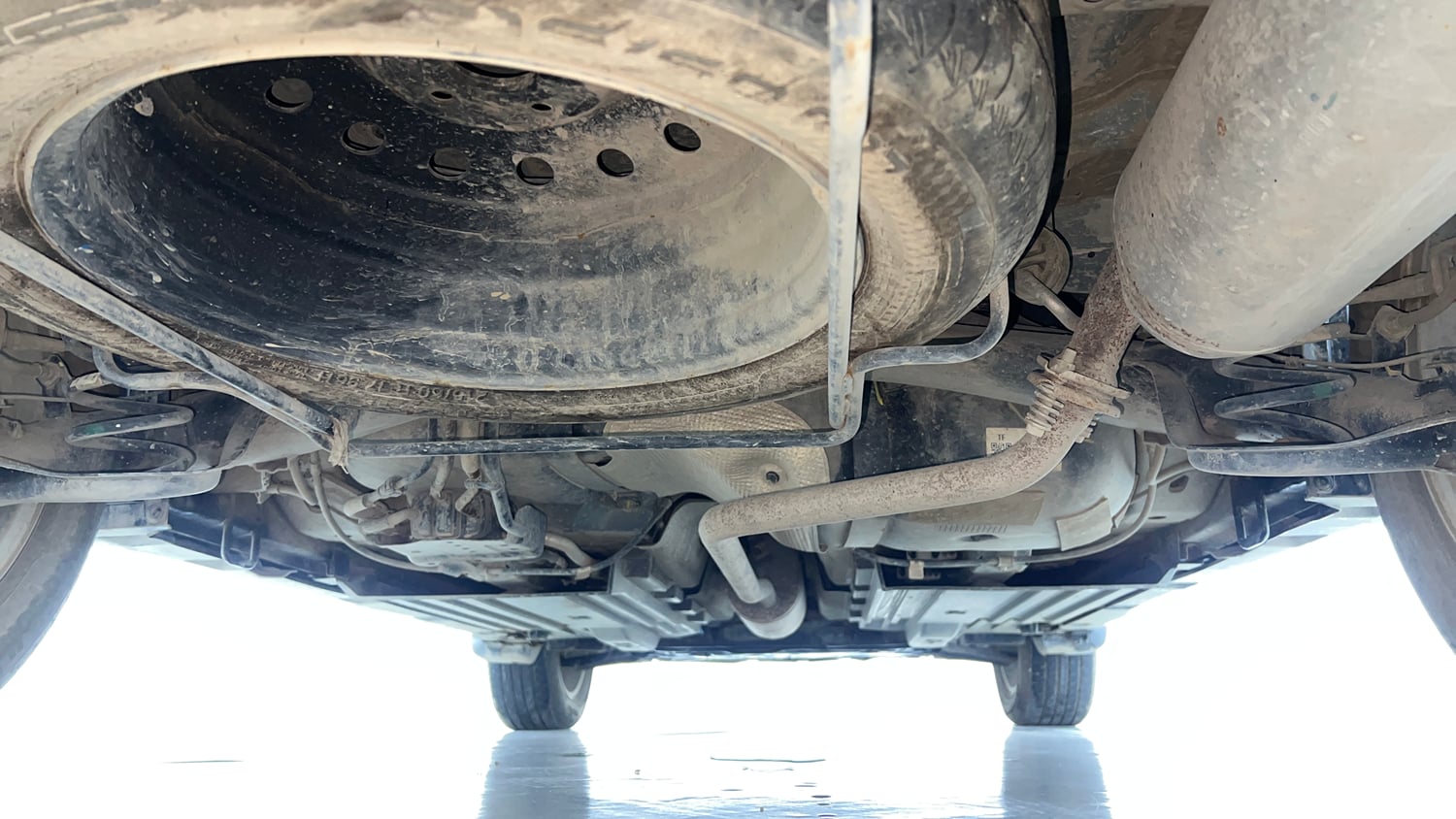 Used 2023 Maruti Suzuki Grand Vitara Zeta Plus Intelligent Hybrid eCVT Hybrid Automatic extra REAR UNDERBODY VIEW (TAKEN FROM REAR)