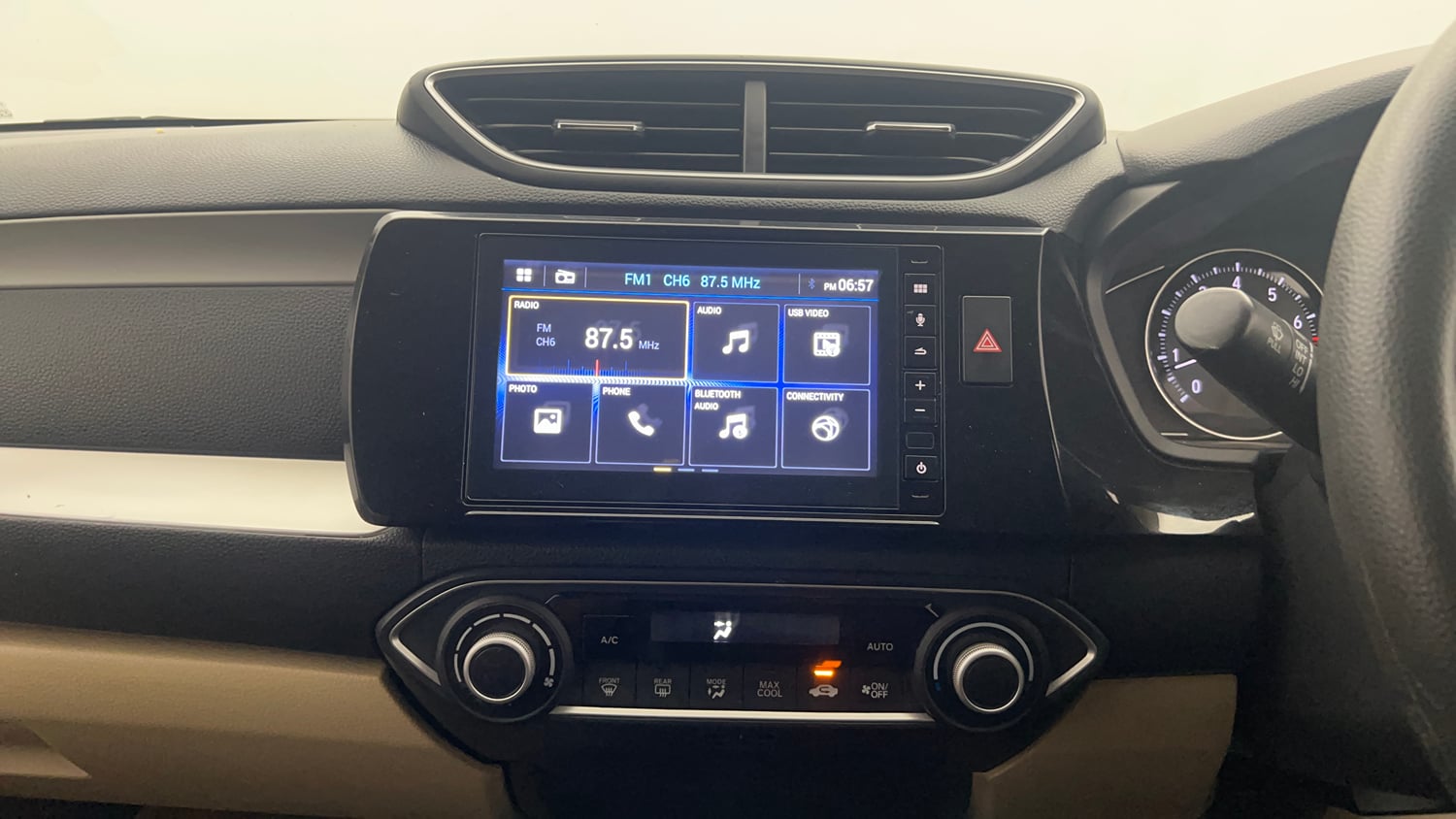 Used 2022 Honda Amaze VX MT 1.2 Petrol Petrol Manual top_features Integrated (in-dash) music system