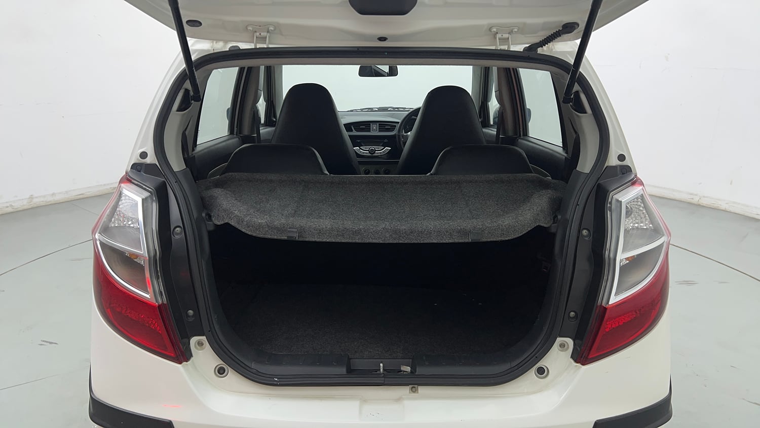 Used 2016 Maruti Suzuki Alto K10 VXi (O) Petrol Manual interior DICKY INSIDE VIEW