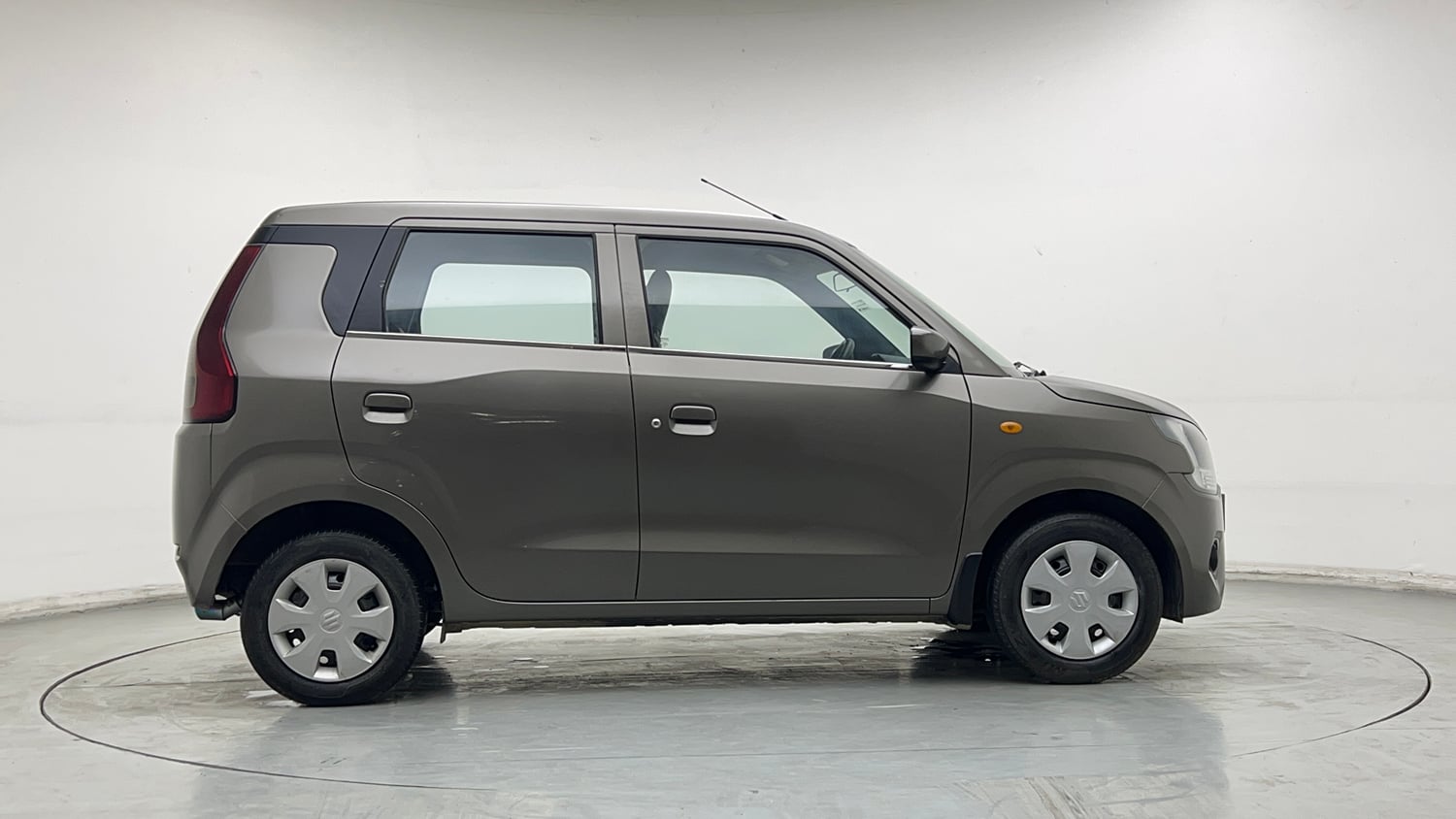 Used 2024 Maruti Suzuki Wagon R VXI 1.0 Petrol Manual exterior RIGHT SIDE VIEW