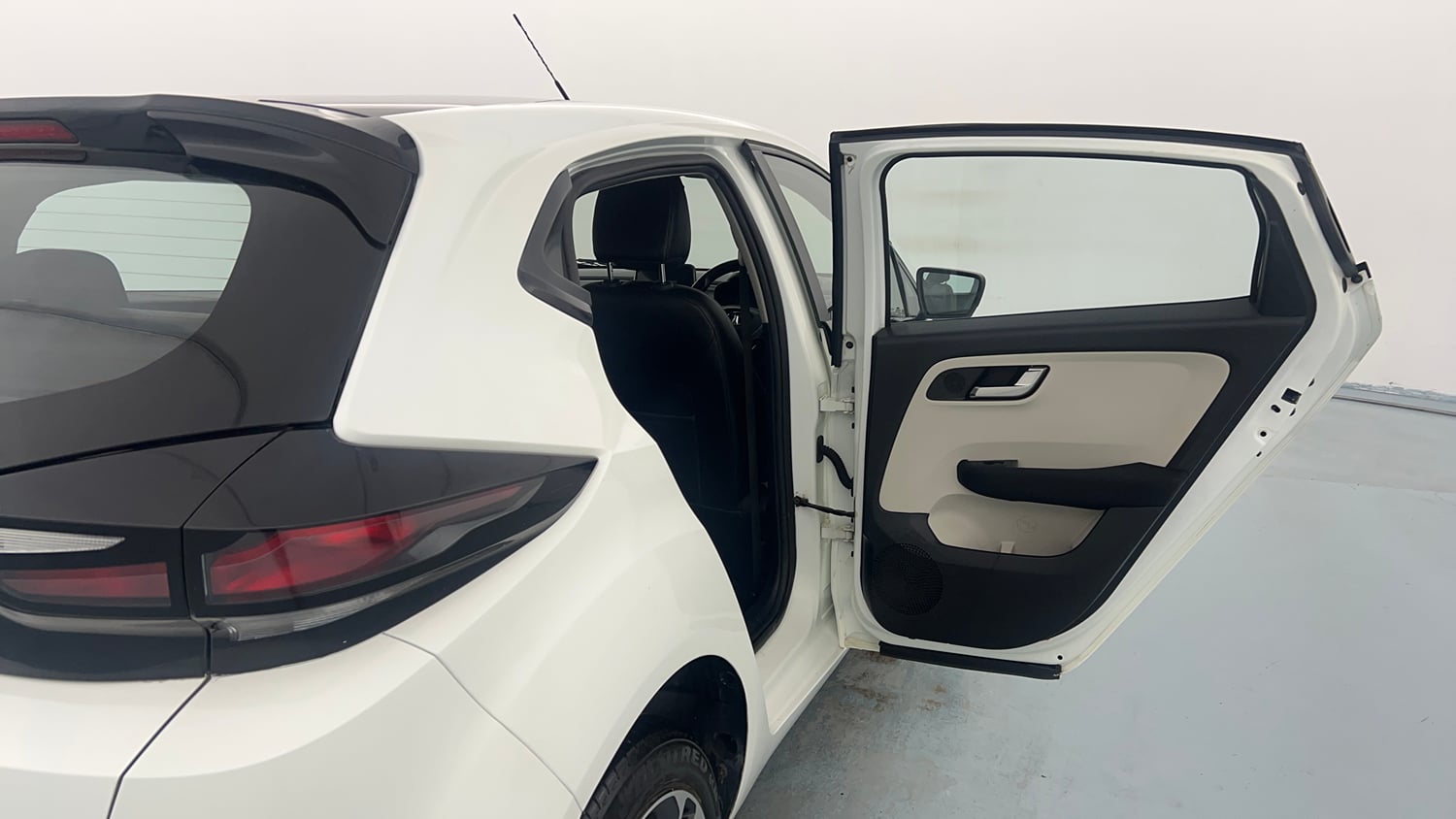 Used 2022 Tata Altroz XZ Plus Diesel Diesel Manual interior RIGHT REAR DOOR OPEN VIEW