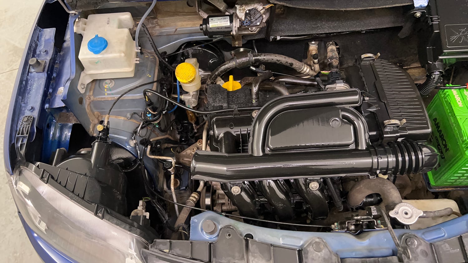 Used 2018 Renault Kwid CLIMBER 1.0 Petrol Manual engine ENGINE RIGHT SIDE VIEW