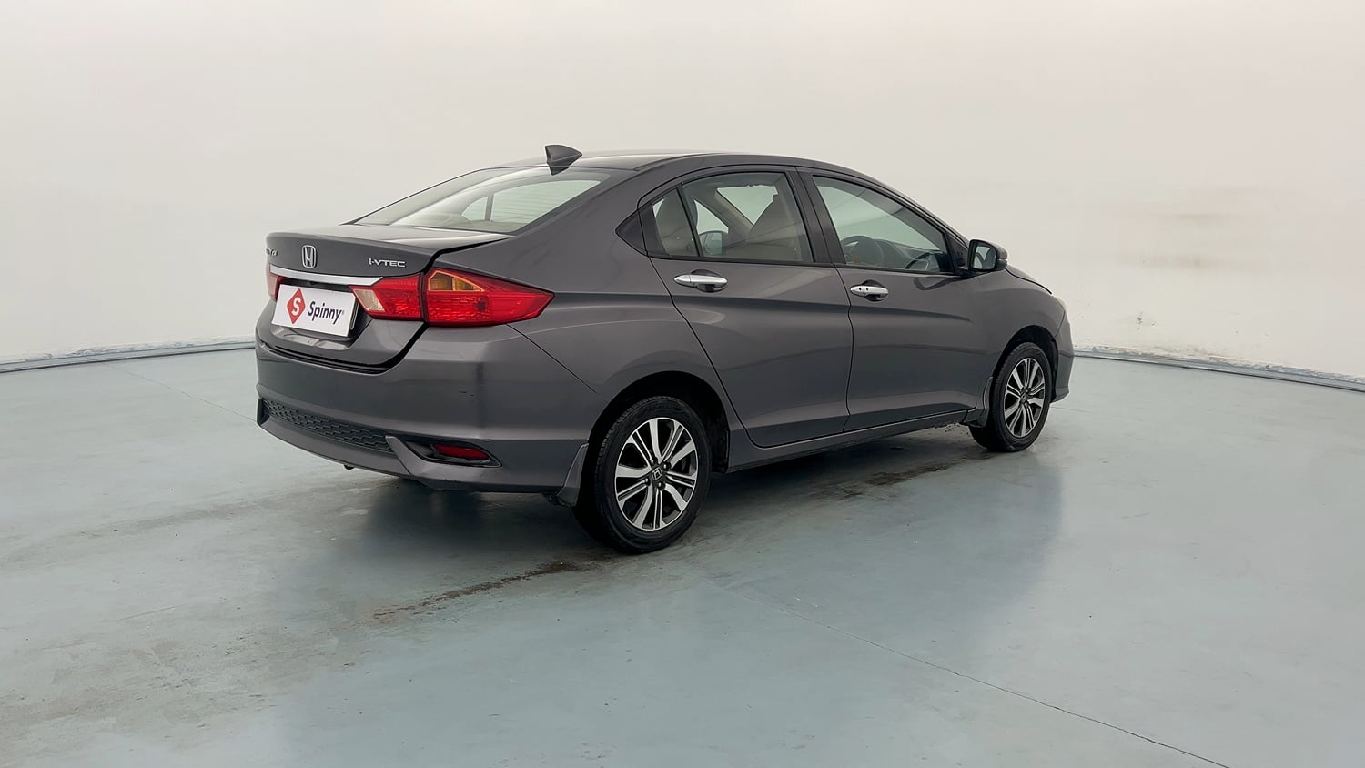 Used 2018 Honda City V Petrol Petrol Manual exterior RIGHT REAR CORNER VIEW