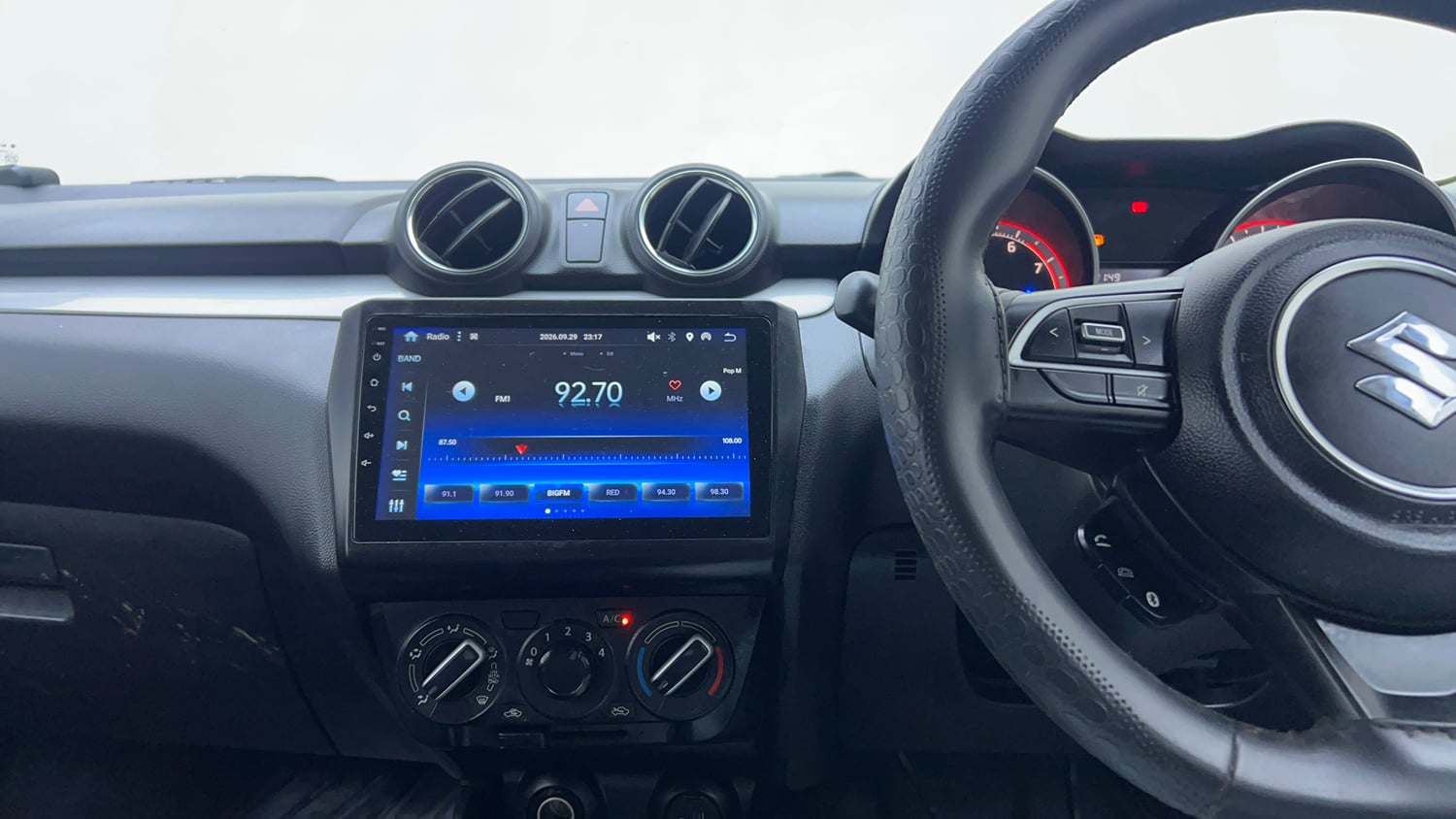 Used 2019 Maruti Suzuki Swift VXi Petrol Manual interior MUSIC SYSTEM & AC CONTROL VIEW
