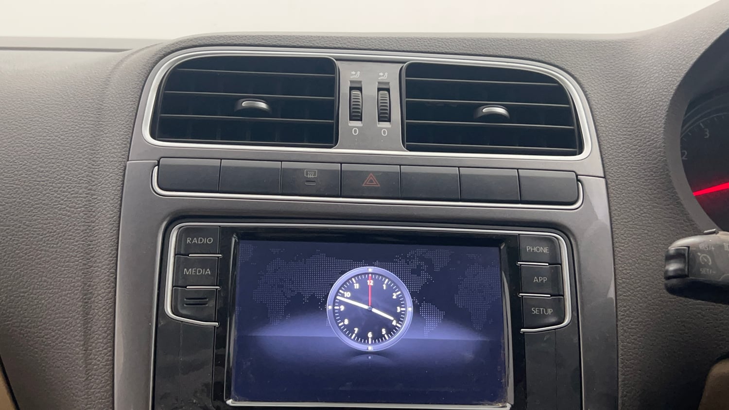 Used 2019 Volkswagen Vento Highline 1.6 (P) Petrol Manual top_features Touch screen infotainment system