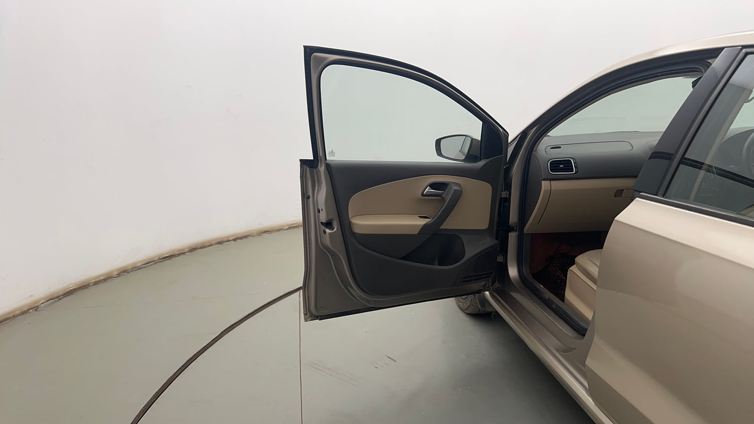 Used 2019 Volkswagen Vento Highline 1.6 (P) Petrol Manual interior LEFT FRONT DOOR OPEN VIEW