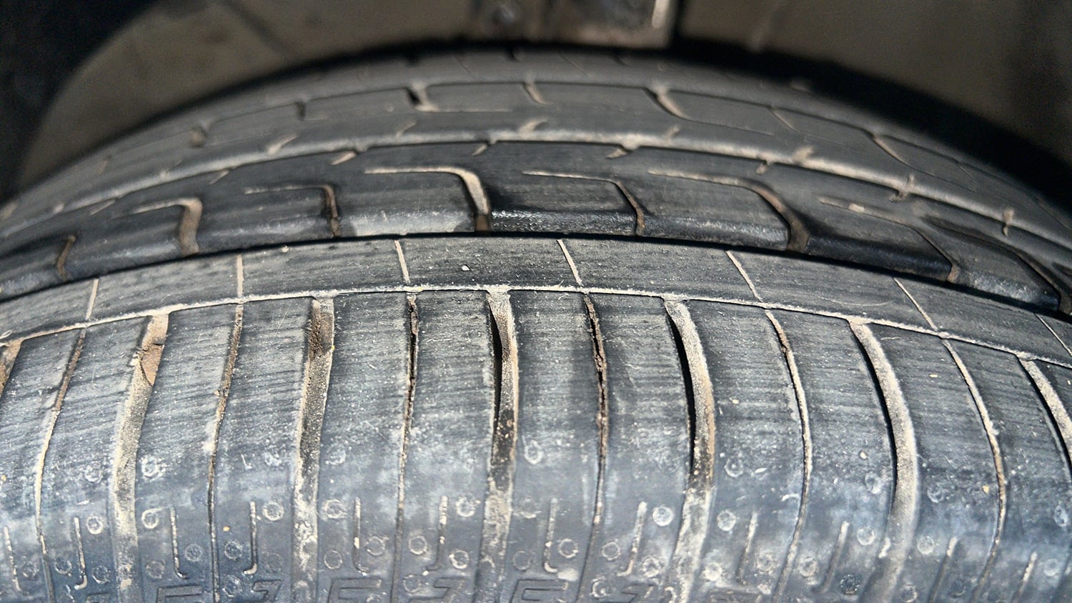 Used 2018 Maruti Suzuki Baleno Alpha 1.2 Petrol Manual tyres LEFT FRONT TYRE RIM VIEW