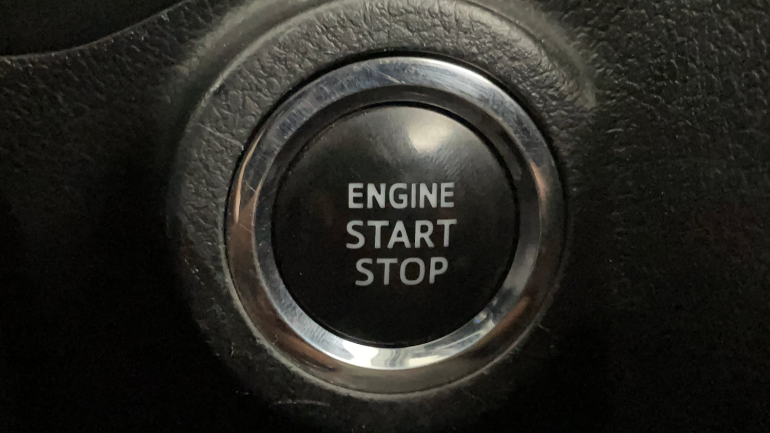 Used 2019 Toyota Innova Crysta 2.4 V 7 STR Diesel Manual top_features Keyless start