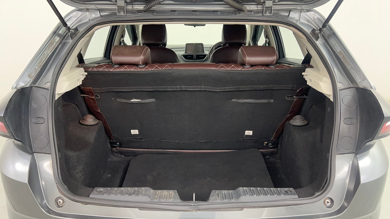 Used 2022 Tata Altroz XZ Diesel Diesel Manual interior DICKY INSIDE VIEW