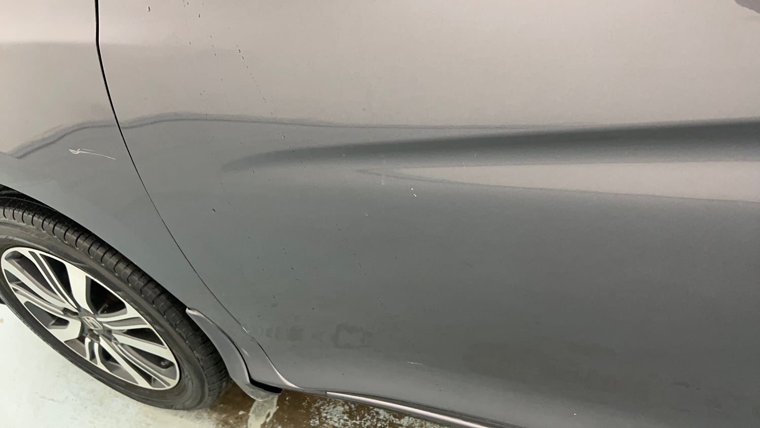Used 2018 Honda City V Petrol Petrol Manual dents MINOR DENT