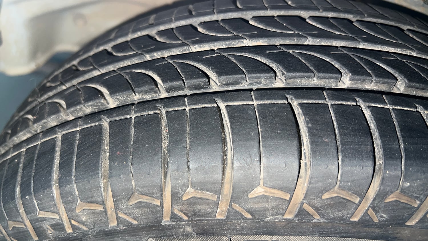 Used 2016 Maruti Suzuki Alto K10 VXi (O) Petrol Manual tyres LEFT FRONT TYRE TREAD VIEW