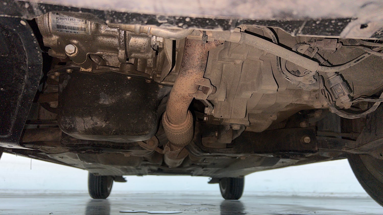 Used 2015 Volkswagen Polo Highline1.2L (P) Petrol Manual extra FRONT LEFT UNDERBODY VIEW