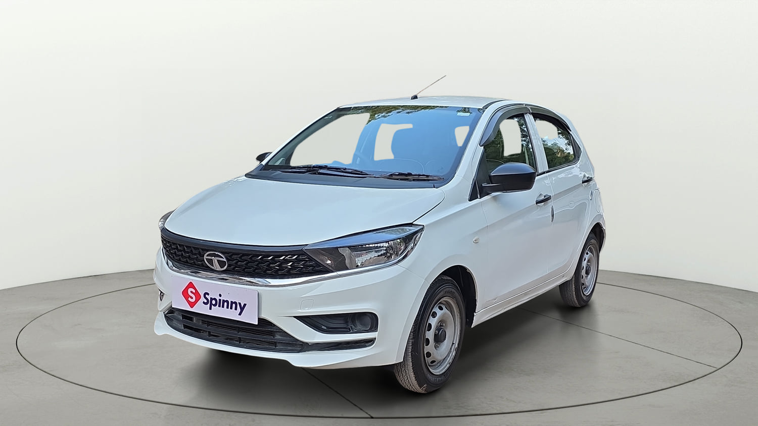Used 2020 Tata Tiago XE Petrol Manual exterior LEFT FRONT CORNER VIEW
