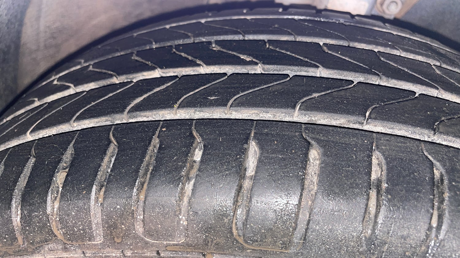 Used 2014 Volkswagen Polo Comfortline 1.2L (P) Petrol Manual tyres RIGHT FRONT TYRE TREAD VIEW