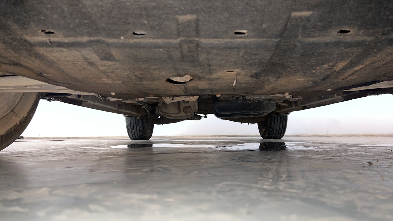 Used 2022 Mahindra XUV700 AX 7 Petrol MT 7 STR Petrol Manual extra FRONT LEFT UNDERBODY VIEW