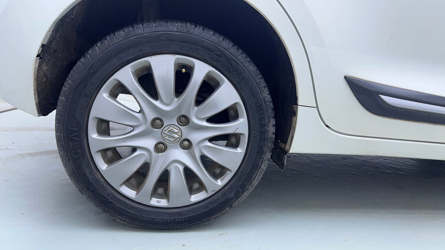 Used 2018 Maruti Suzuki Baleno Alpha 1.2 Petrol Manual tyres RIGHT REAR TYRE RIM VIEW