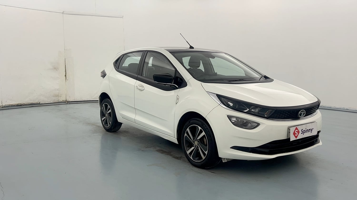 Used 2022 Tata Altroz XZ Plus Diesel Diesel Manual exterior RIGHT FRONT CORNER VIEW