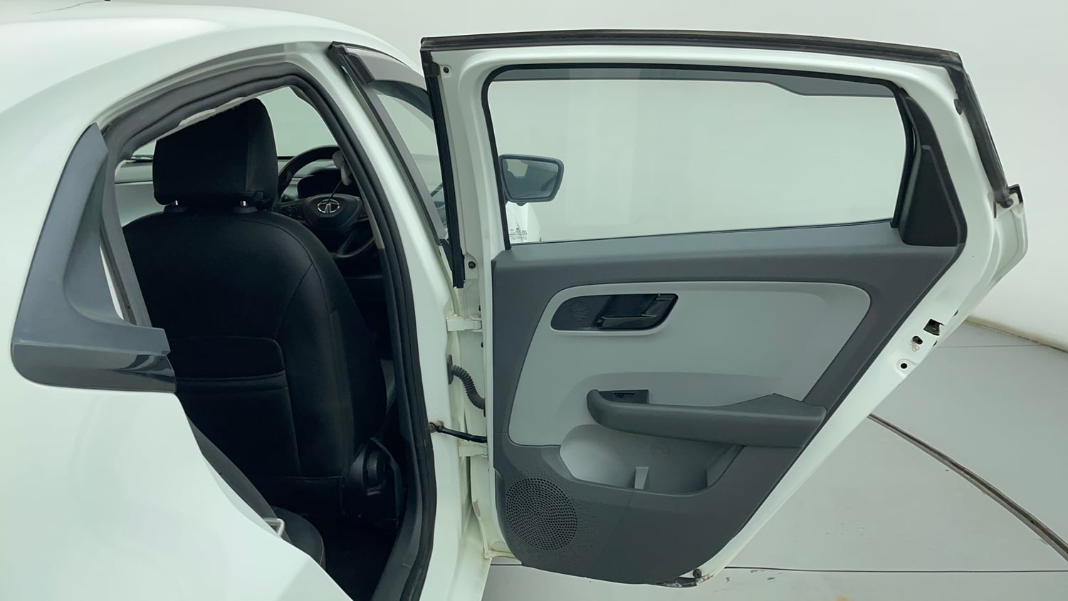 Used 2020 Tata Altroz XT Petrol Petrol Manual interior RIGHT REAR DOOR OPEN VIEW