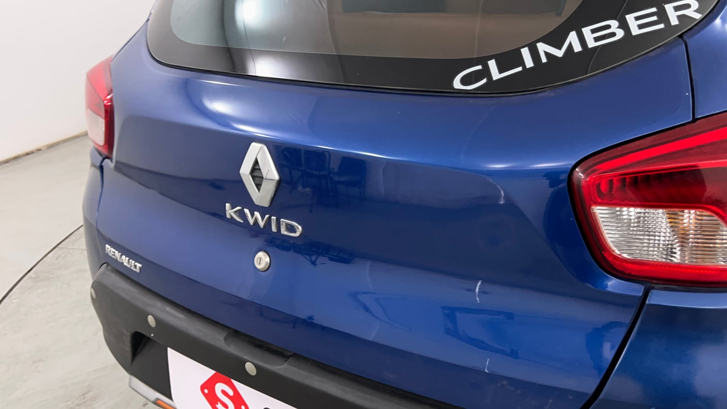 Used 2018 Renault Kwid CLIMBER 1.0 Petrol Manual dents MINOR SCRATCH