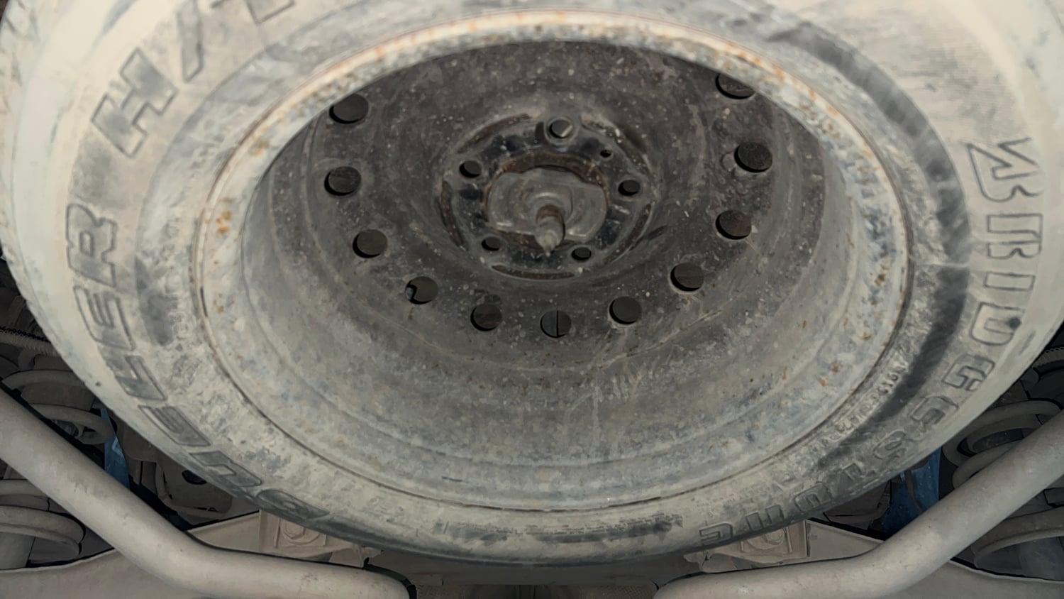 Used 2019 Mahindra XUV500 W5 Diesel Manual tyres SPARE TYRE VIEW