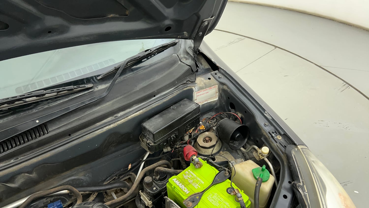 Used 2018 Maruti Suzuki Alto 800 LXi Petrol Manual engine ENGINE LEFT SIDE HINGE & APRON VIEW