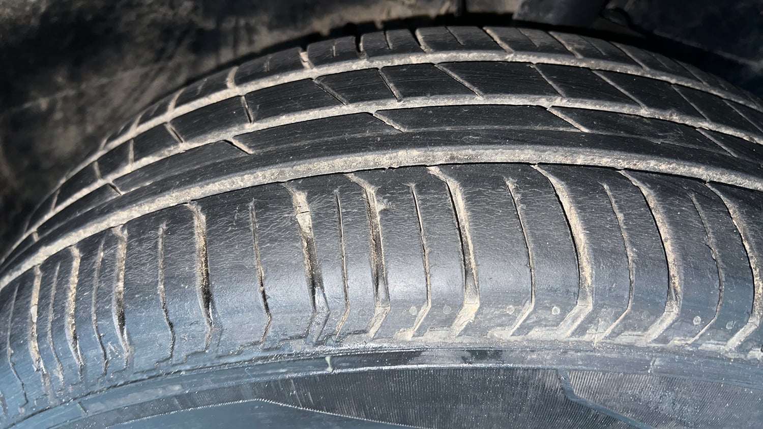 Used 2023 Tata Punch Adventure MT Petrol Manual tyres RIGHT FRONT TYRE TREAD VIEW