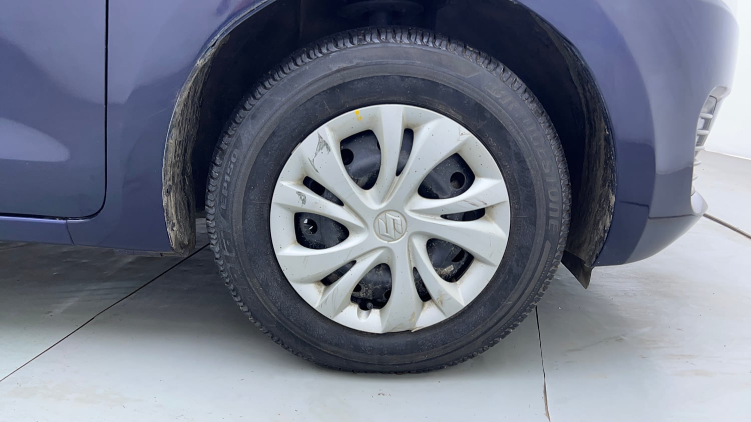 Used 2019 Maruti Suzuki Swift VXi Petrol Manual tyres RIGHT FRONT TYRE RIM VIEW