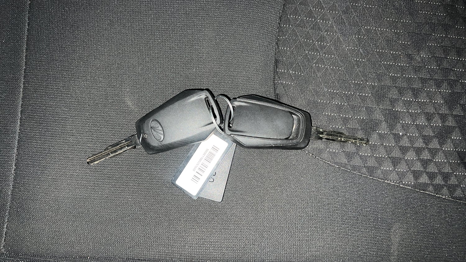 Used 2019 Mahindra KUV100 NXT K4 Plus 6 STR Petrol Manual extra CAR KEY VIEW