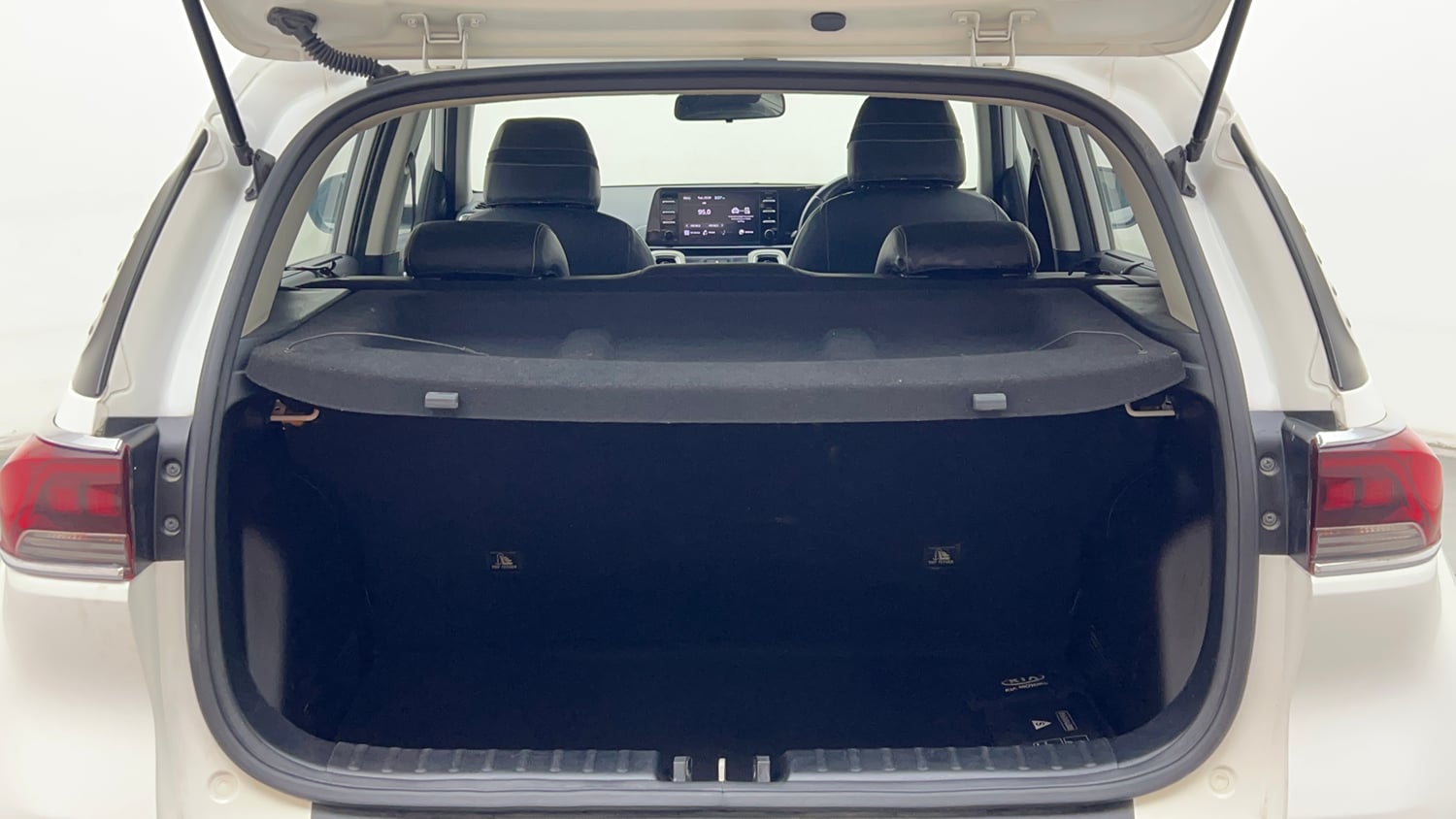 Used 2022 Kia Sonet HTX 1.5 Diesel Manual interior DICKY INSIDE VIEW