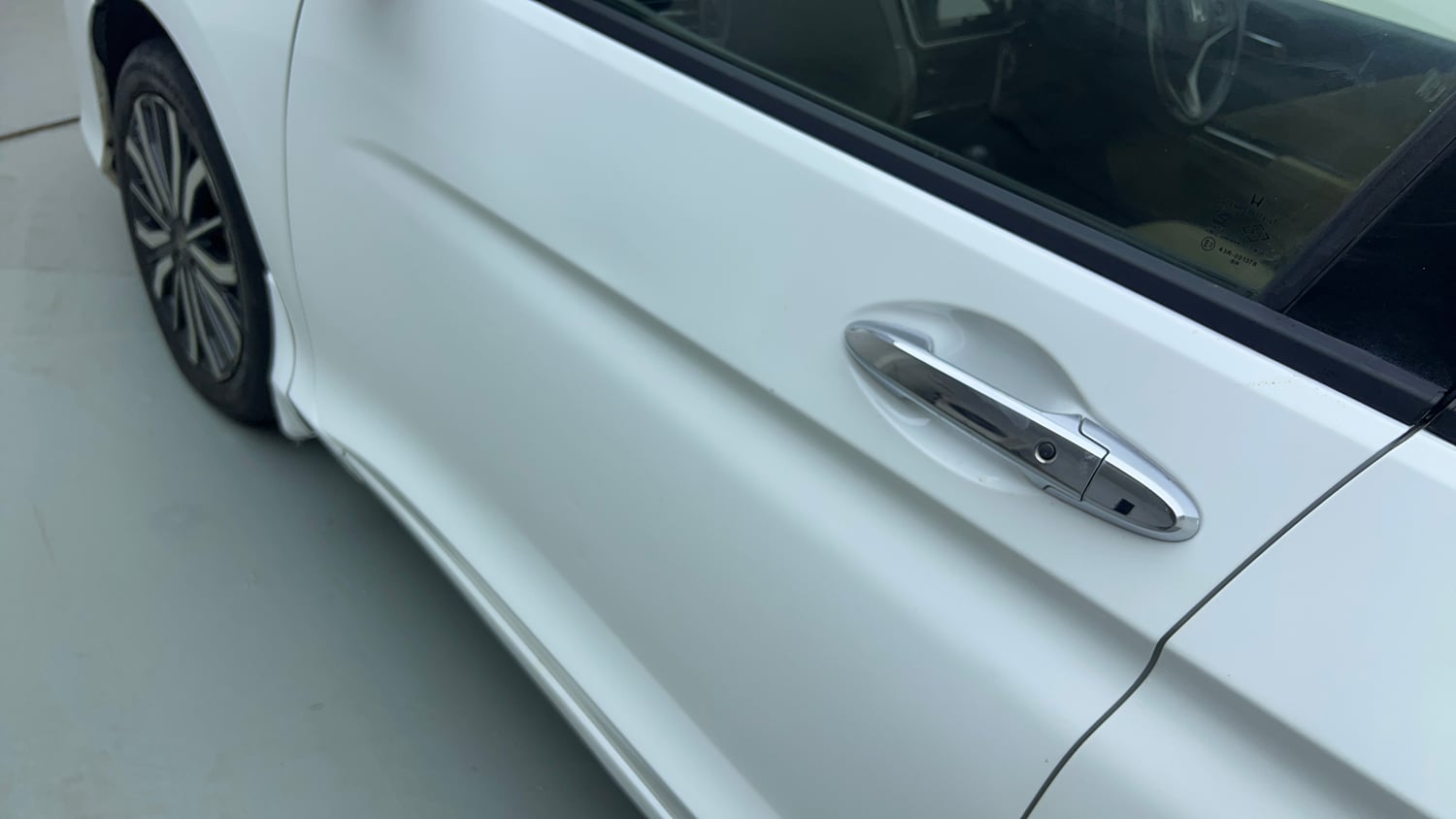 Used 2017 Honda City ZX CVT Petrol Petrol Automatic dents MINOR DENT