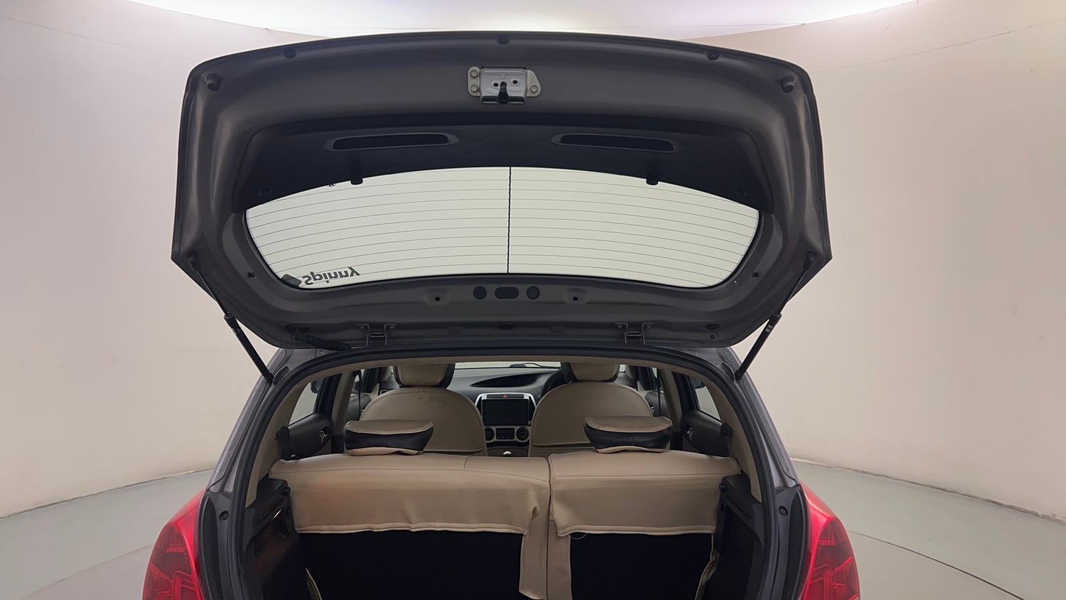 Used 2014 Hyundai i20 Sportz 1.2 Petrol Manual interior DICKY DOOR OPEN VIEW