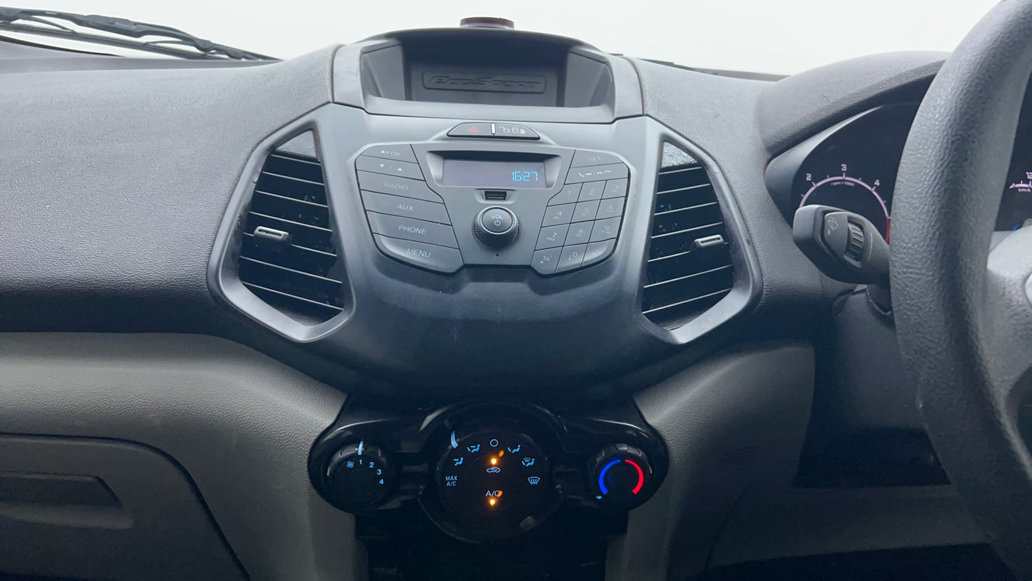 Used 2018 Ford EcoSport Trend 1.5L TDCi Diesel Manual interior MUSIC SYSTEM & AC CONTROL VIEW