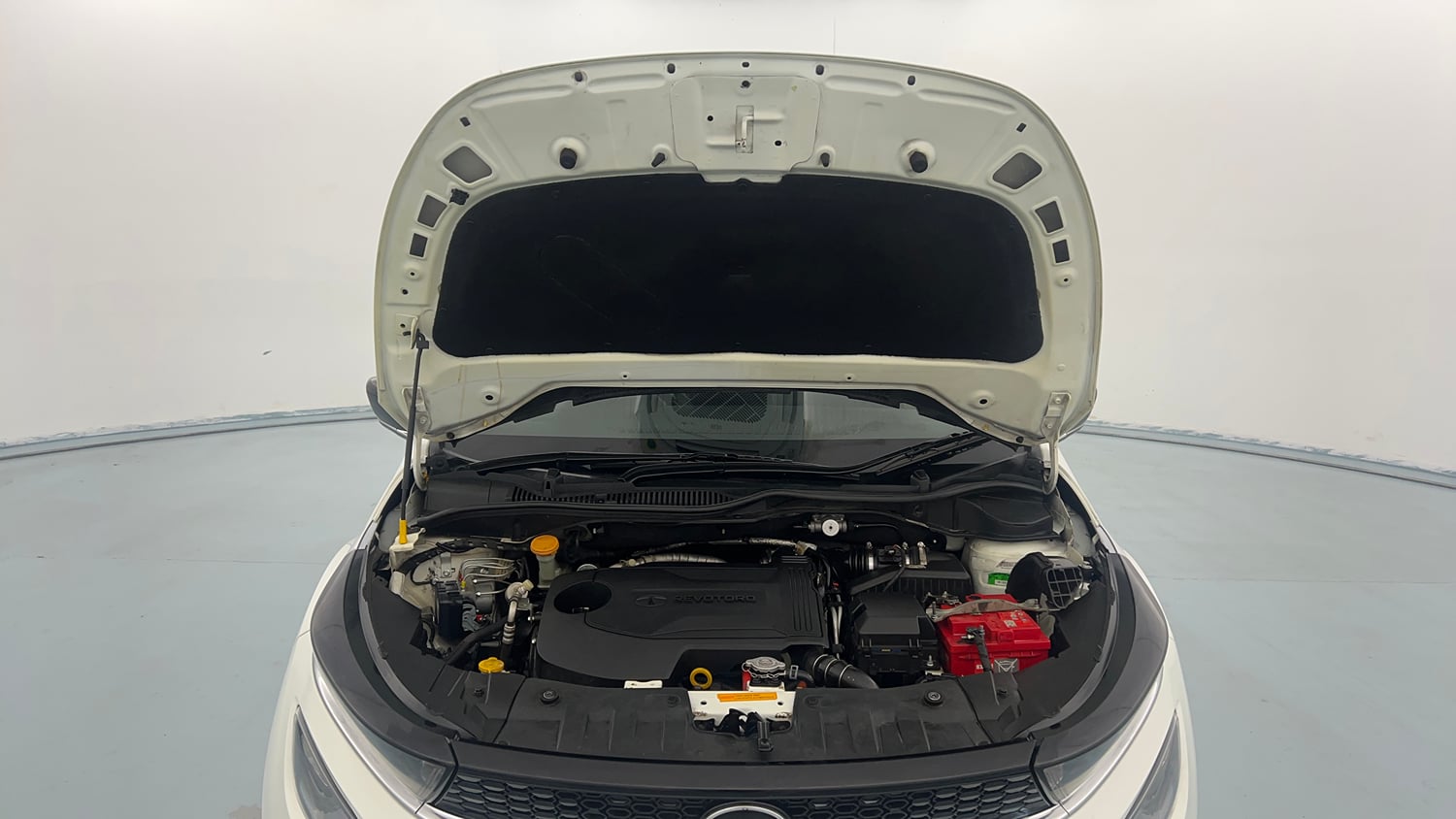 Used 2022 Tata Altroz XZ Plus Diesel Diesel Manual engine ENGINE & BONNET OPEN FRONT VIEW