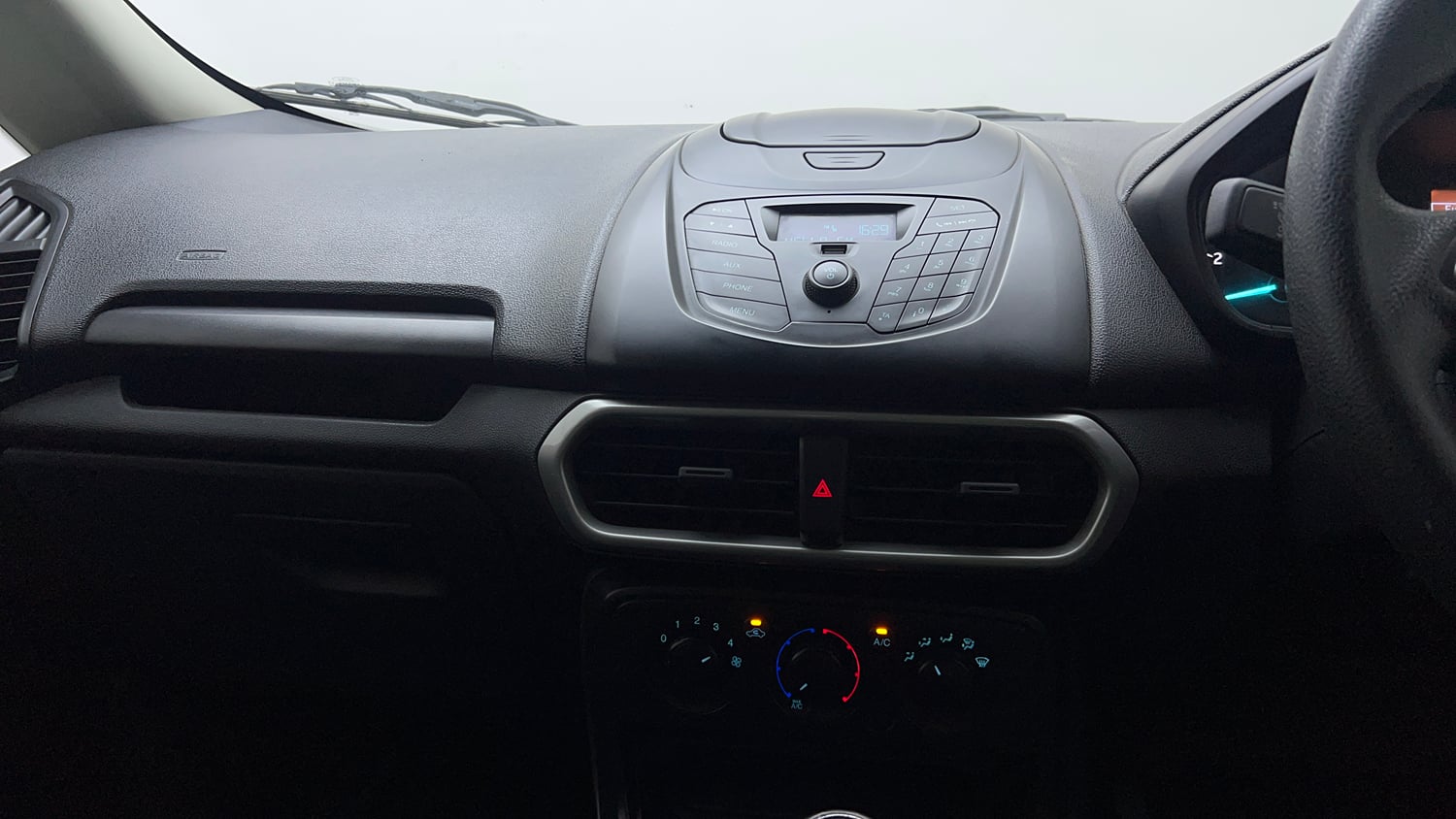 Used 2018 Ford EcoSport Ambiente 1.5L Ti-VCT Petrol Manual interior MUSIC SYSTEM & AC CONTROL VIEW