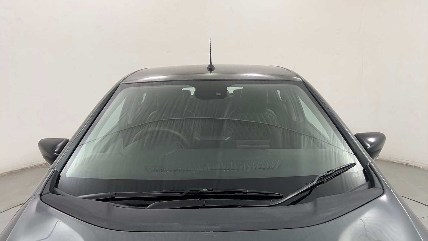 Used 2022 Tata Altroz XZ Diesel Diesel Manual exterior FRONT WINDSHIELD VIEW