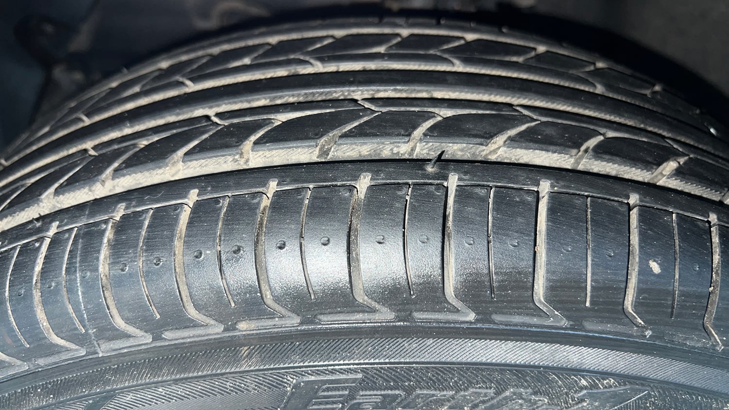 Used 2018 Hyundai Grand i10 Magna 1.2 Kappa VTVT Petrol Manual tyres LEFT FRONT TYRE TREAD VIEW